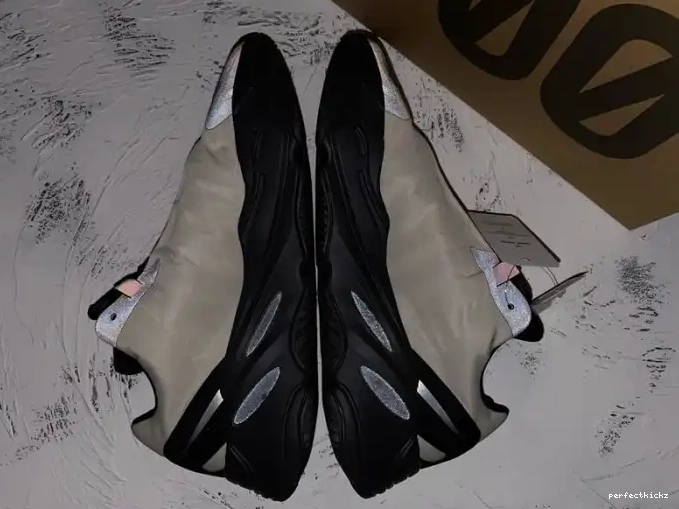 Adidas Boost Yeezy FY3729 MNVN Bone 700 0623